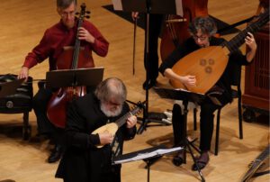 Read more about the article Vivaldi: Mandolino Concerto – Paul O’Dette