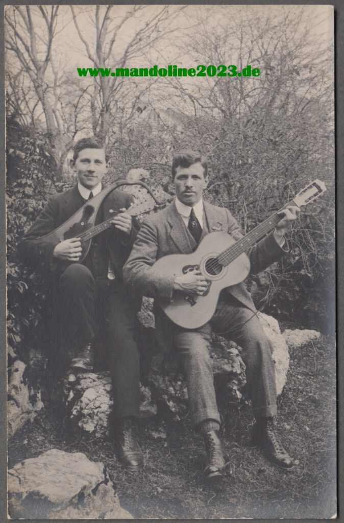 alte Postkarte mit harfenmandoline und Gitarre
