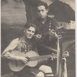 Mehr über den Artikel erfahren Alte Postkarte – Lederhose – Mandoline und Gitarre