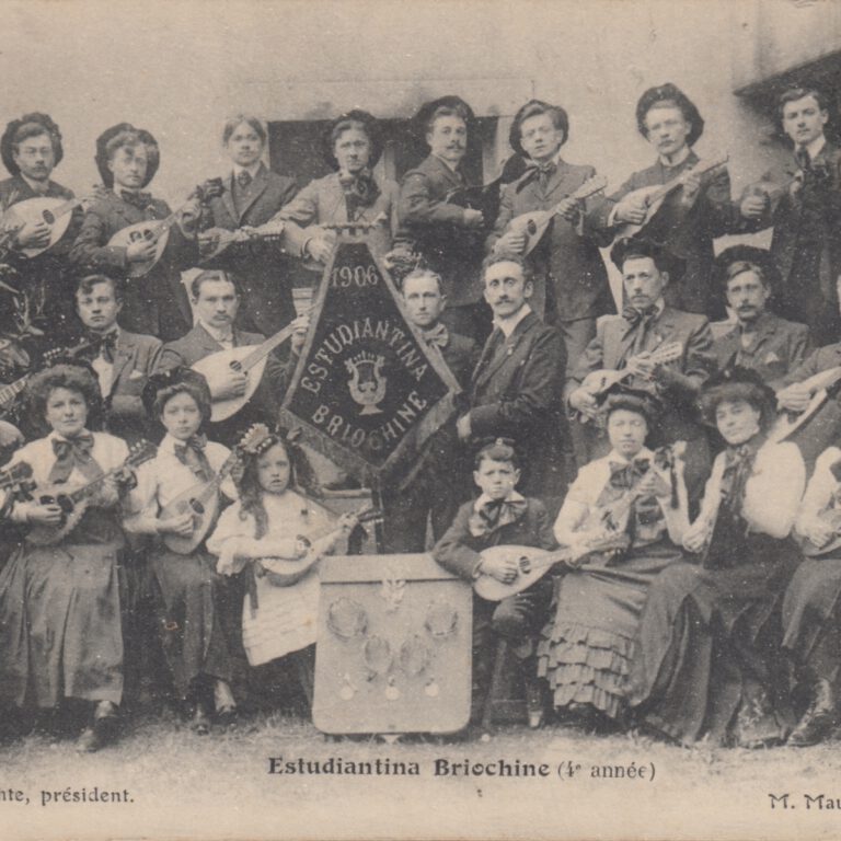 Mehr über den Artikel erfahren Estudiantina Briochine